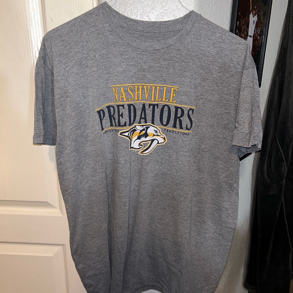 Nashville Predators Adult XL Tshirt